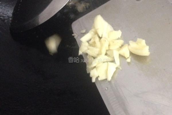 炒红薯芽叶的做法图解3