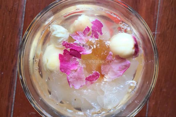 玫瑰花系列皂角米桃胶莲子银耳汤的做法图解10