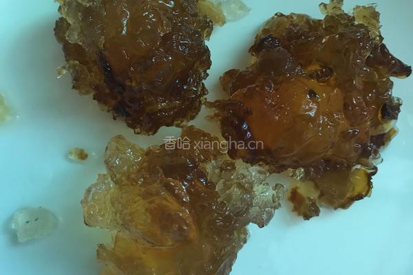 玫瑰花系列皂角米桃胶莲子银耳汤的做法图解3