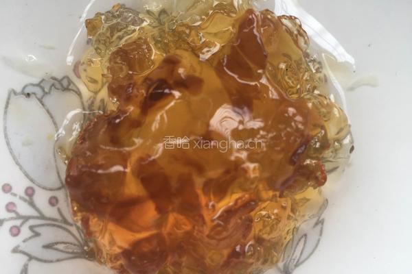 玫瑰花系列皂角米桃胶莲子银耳汤的做法图解6