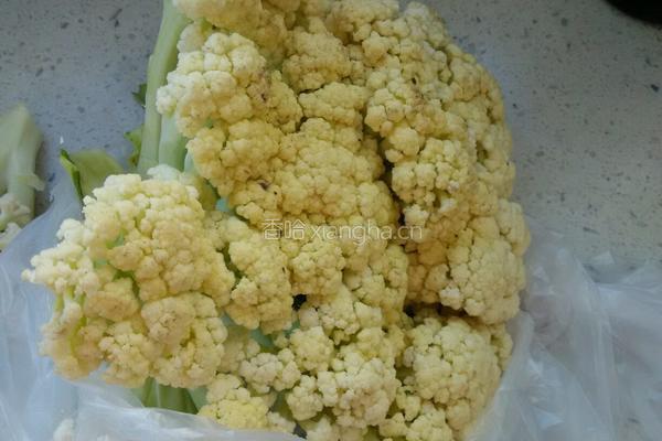 菜花炒鸡蛋的做法图解1