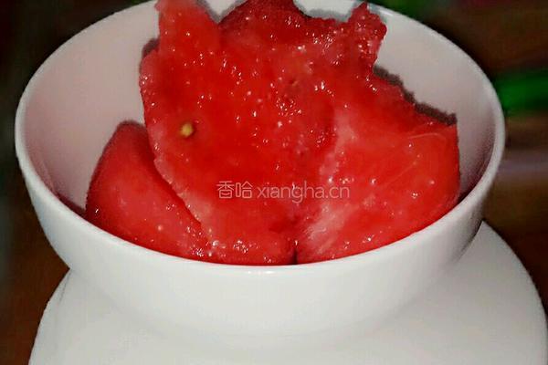 鲜榨西瓜冰的做法图解1
