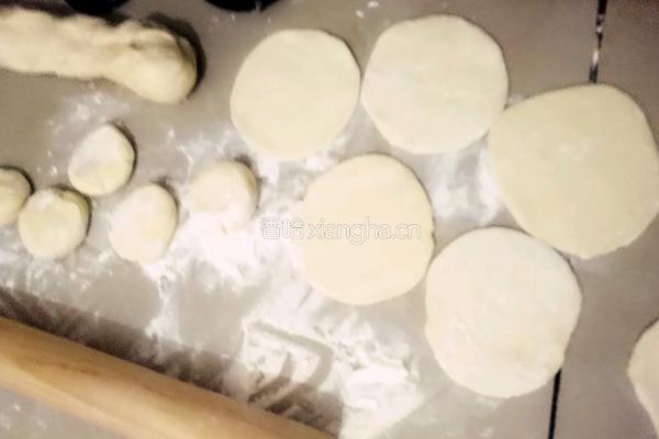 小葱芹菜肉饺子的做法图解6