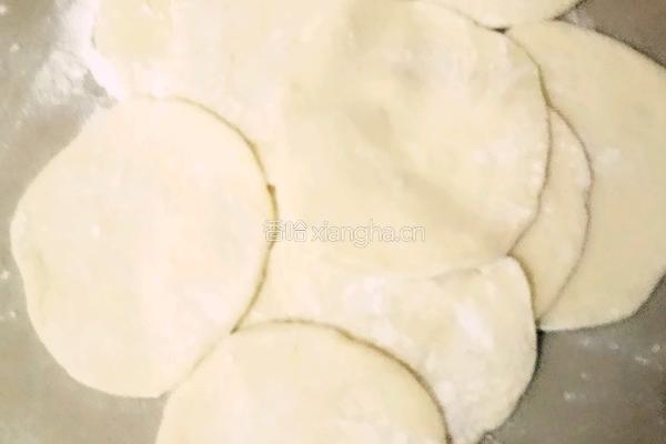 小葱芹菜肉饺子的做法图解7