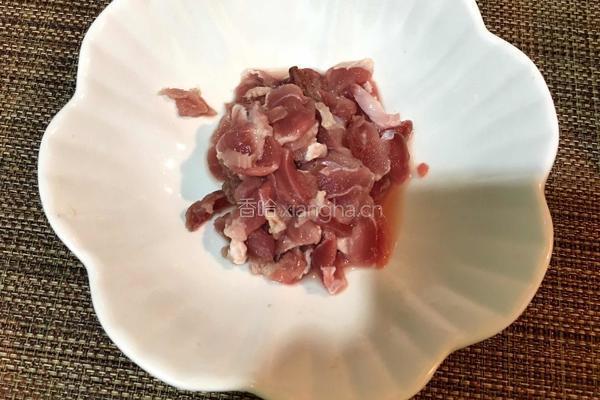 枞菌肉片汤的做法图解2
