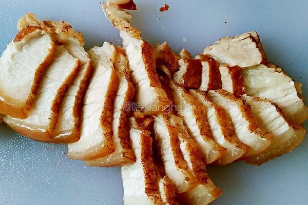 双椒夺魁(辣椒回锅肉)的做法图解6