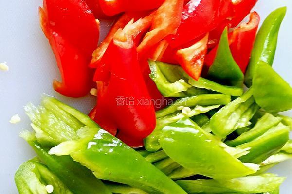 双椒夺魁(辣椒回锅肉)的做法图解8