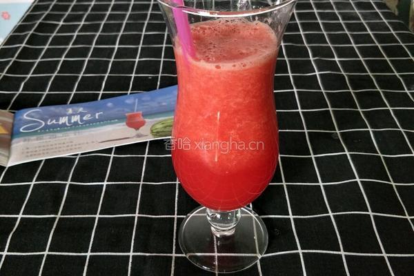 清凉一夏西瓜汁的做法图解4