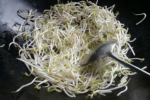 豆芽炒韭菜的做法图解3