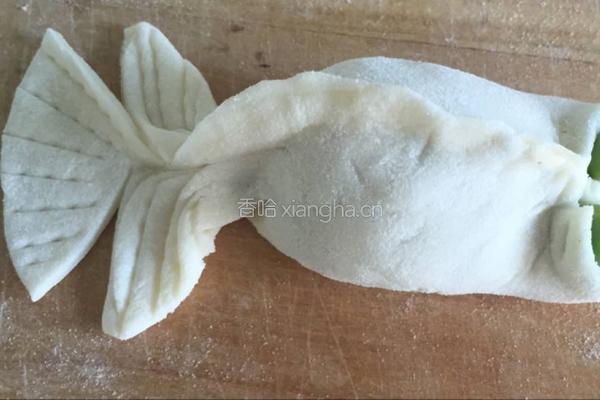 金鱼饺子的做法图解16