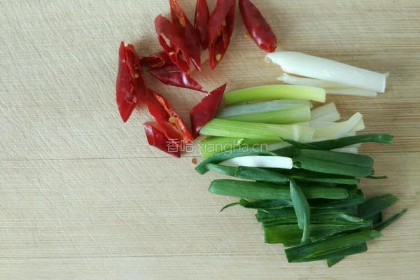 香干芹菜丁的做法图解3