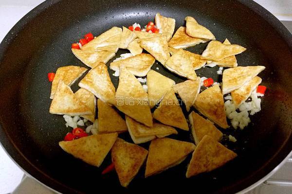 外酥里嫩的煎豆腐的做法图解8
