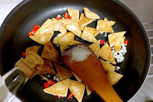 外酥里嫩的煎豆腐的做法图解9
