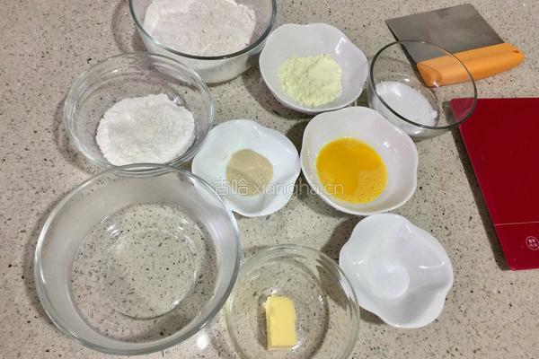 毛毛虫面包的做法图解1