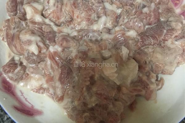 杏鲍菇炒肉的做法图解2