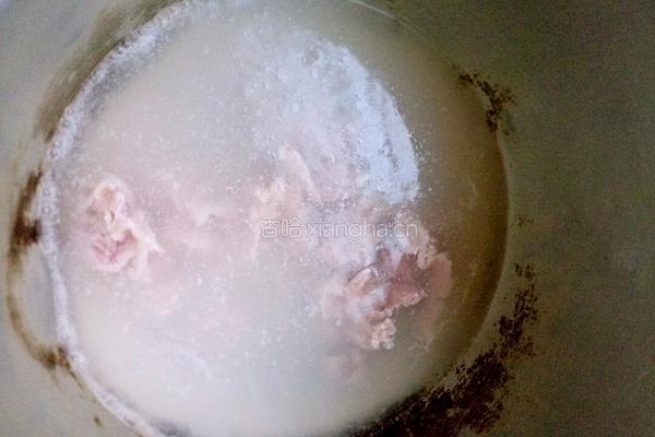 鲜冬菇番茄瘦肉汤的做法图解6