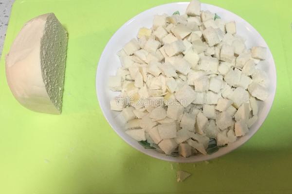 香葱鸡蛋炒馍花的做法图解1