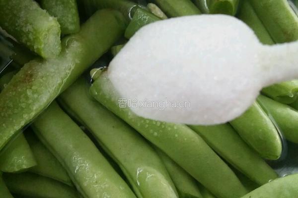 荞头腌菜炒豆角的做法图解2