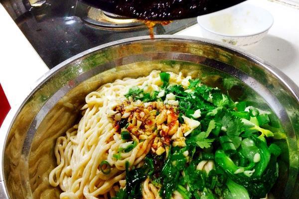 油泼面的做法图解11