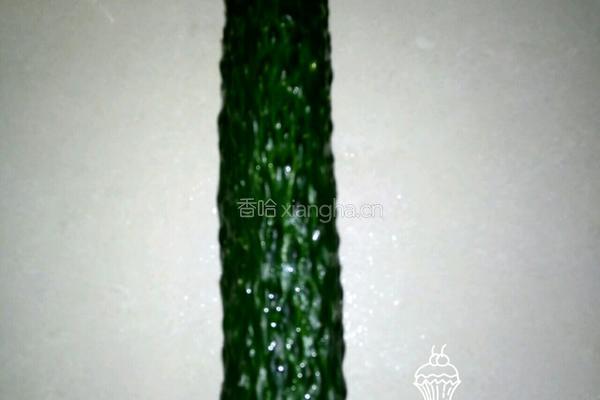 凉拌蓑衣青瓜的做法图解2
