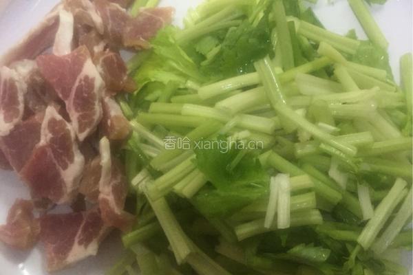 咸肉炒芹菜的做法图解2