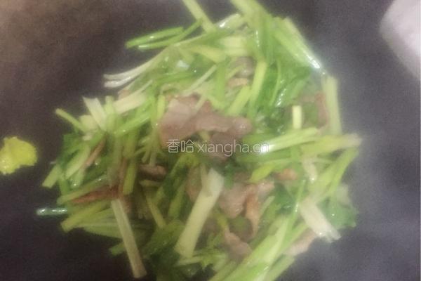 咸肉炒芹菜的做法图解4