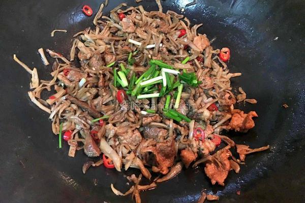 干扁豆丝炒肉的做法图解7
