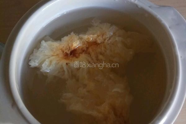 银耳汤的做法图解1