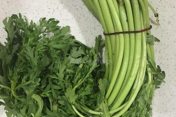 蒜蓉茼蒿的做法图解1