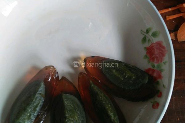 尖椒松花蛋的做法图解2