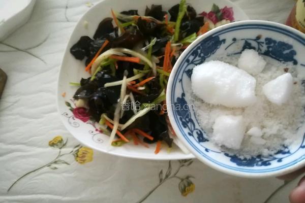 洋葱拌木耳的做法图解9