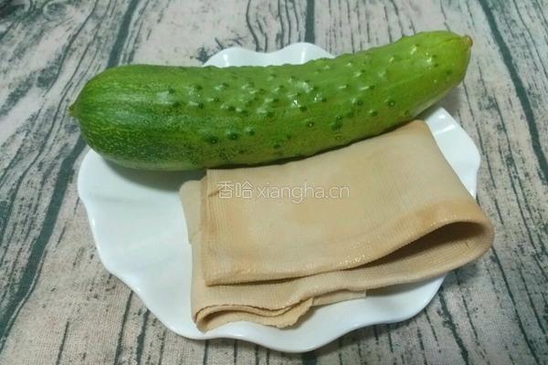 黄瓜拌豆片的做法图解1