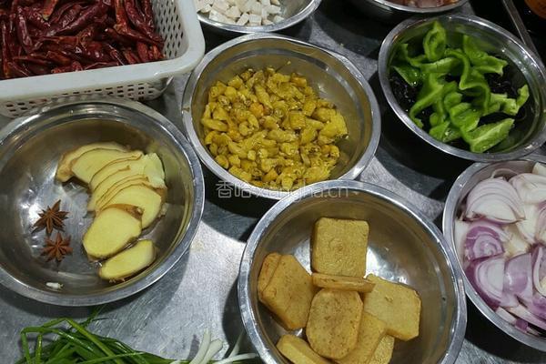 徽鸡(大盘鸡 ）的做法图解1