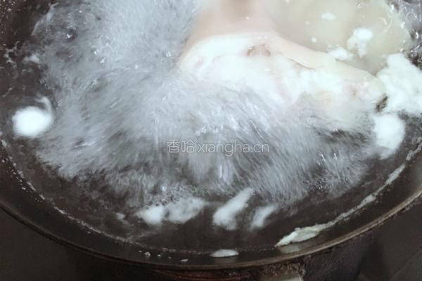 凉拌猪耳朵的做法图解2