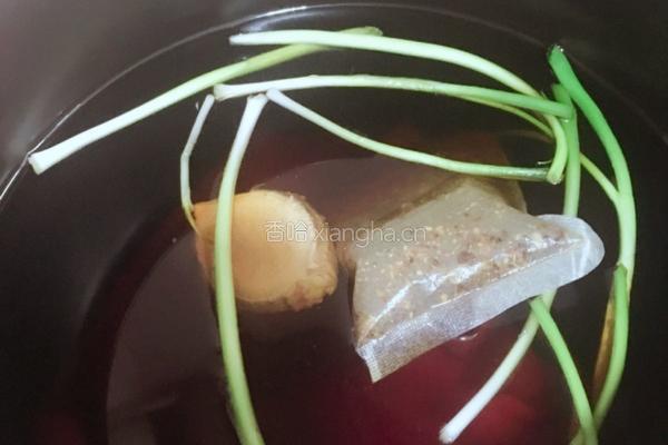 凉拌猪耳朵的做法图解5