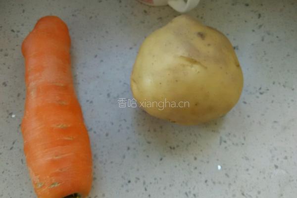 红烧土豆胡罗卜的做法图解1