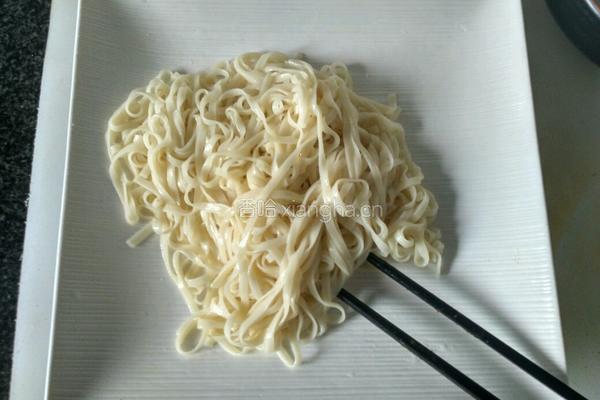 蜜汁炸酱面的做法图解13