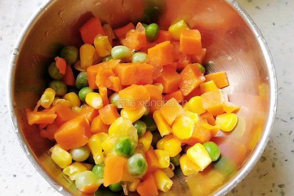 南洋菠萝船炒饭的做法图解3