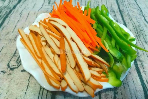 青椒炒豆干的做法图解2