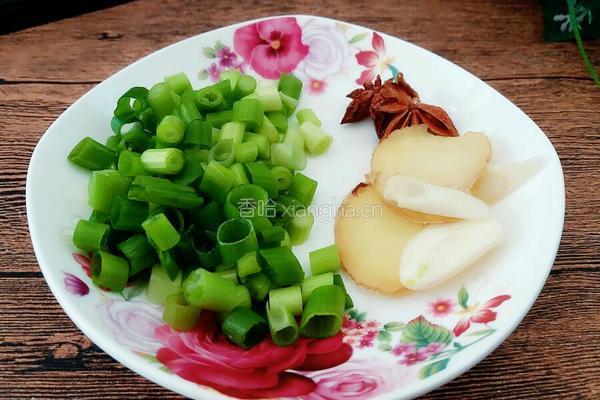 冻豆腐炒土豆片的做法图解2