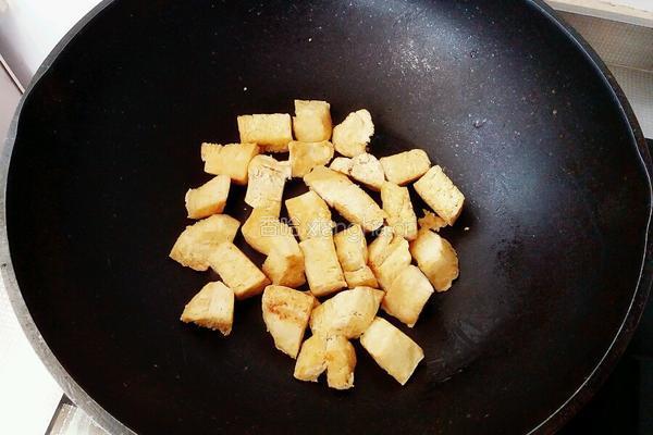 冻豆腐炒土豆片的做法图解3