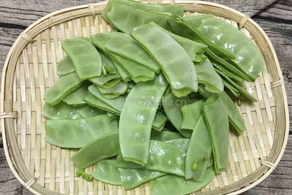 扁豆红烧肉的做法图解2