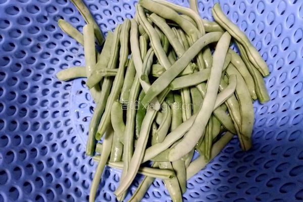 干煸四季豆的做法图解1