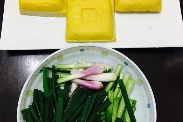 普宁葱香豆腐的做法图解1