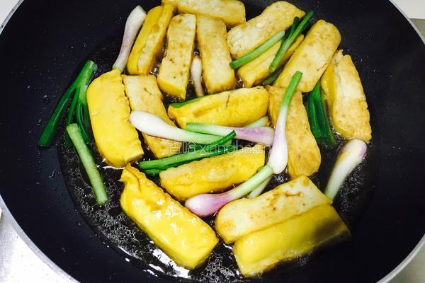 普宁葱香豆腐的做法图解8