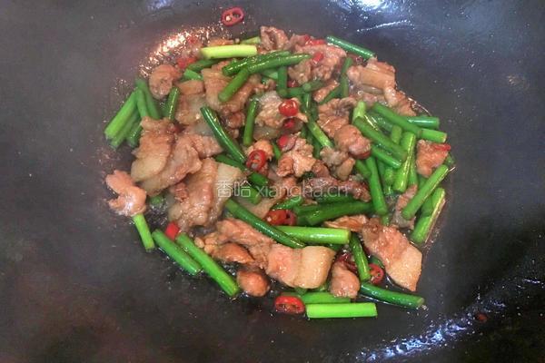 蒜苗炒肉的做法图解7