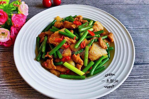 蒜苗炒肉的做法图解8