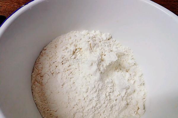 鸡蛋灌肉饼的做法图解1