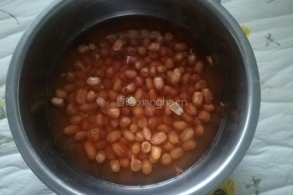 炝拌花生米的做法图解2