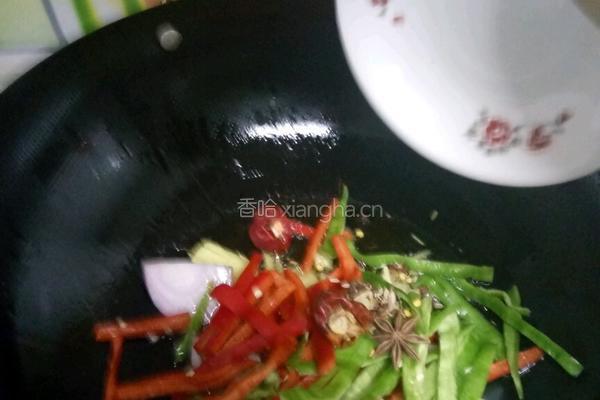 香辣鱿鱼虾锅底的做法图解8